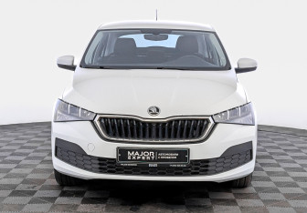 Подержанный автомобиль Skoda Rapid Liftback 2021 года (2 фото)
