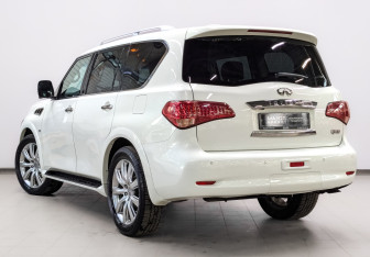 Подержанный автомобиль Infiniti QX80 2014 года (7 фото)