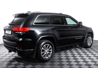 Подержанный автомобиль Jeep Grand Cherokee 2016 года (5 фото)