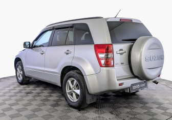 Подержанный автомобиль Suzuki Grand Vitara 2014 года (7 фото)