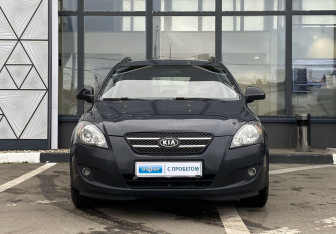 Подержанный автомобиль Kia Ceed Wagon 2008 года (2 фото)