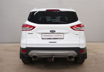 Подержанный автомобиль Ford Kuga 2015 года (6 фото)