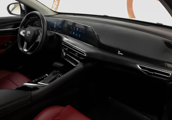 Подержанный автомобиль Changan Eado Plus 2023 года (9 фото)