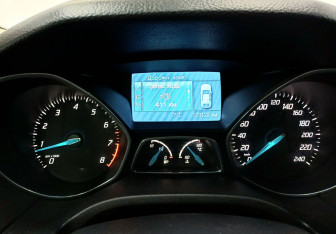 Подержанный автомобиль Ford Focus Hatchback 2011 года (24 фото)