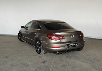 Подержанный автомобиль Volkswagen Passat CC 2009 года (6 фото)