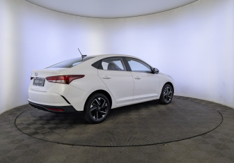 Подержанный автомобиль Hyundai Solaris Sedan 2022 года (5 фото)