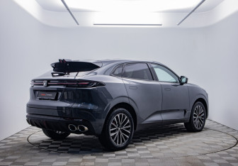 Подержанный автомобиль Changan UNI-K 2023 года (5 фото)