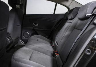 Подержанный автомобиль Renault Fluence 2011 года (10 фото)