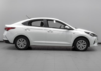 Подержанный автомобиль Hyundai Solaris Sedan 2020 года (4 фото)