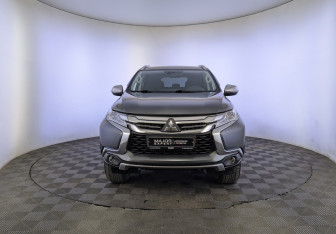 Подержанный автомобиль Mitsubishi Pajero Sport 2018 года (2 фото)