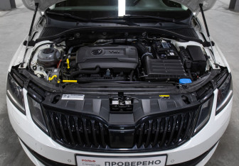 Подержанный автомобиль Skoda Octavia Liftback 2017 года (9 фото)