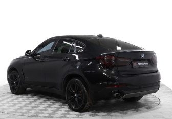 Подержанный автомобиль BMW X6 2016 года (7 фото)