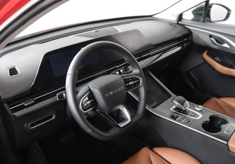 Подержанный автомобиль Omoda C5 2024 года (9 фото)