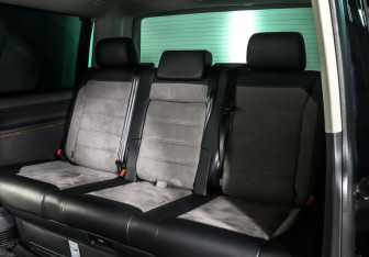 Подержанный автомобиль Volkswagen Multivan 2020 года (15 фото)