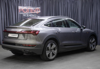 Подержанный автомобиль Audi e-tron Sportback 2021 года (5 фото)