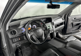 Подержанный автомобиль Honda Pilot 2008 года (14 фото)