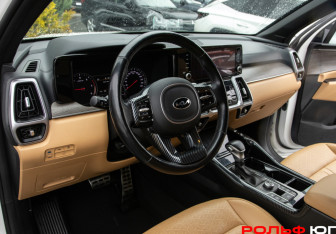 Подержанный автомобиль Kia Sorento 2020 года (14 фото)