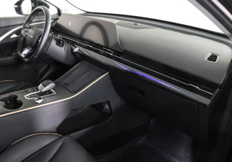 Подержанный автомобиль Omoda C5 2024 года (10 фото)