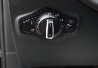 Подержанный автомобиль Audi Q5 2015 года (13 фото)