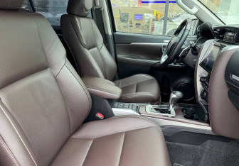 Подержанный автомобиль Toyota Fortuner 2019 года (10 фото)