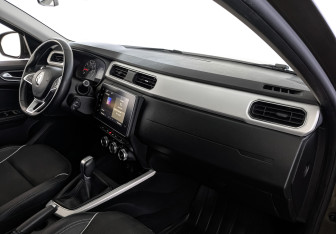 Подержанный автомобиль Renault Arkana 2021 года (13 фото)