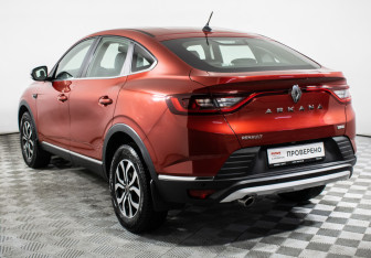 Подержанный автомобиль Renault Arkana 2019 года (7 фото)