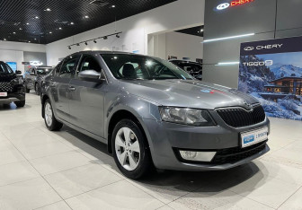 Подержанный автомобиль Skoda Octavia Liftback 2017 года (3 фото)
