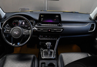 Подержанный автомобиль Kia Seltos 2020 года (10 фото)