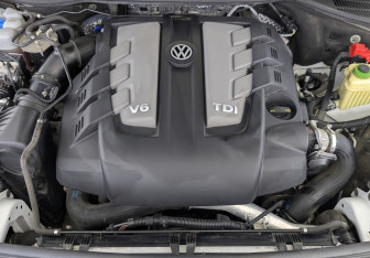 Подержанный автомобиль Volkswagen Touareg 2016 года (9 фото)