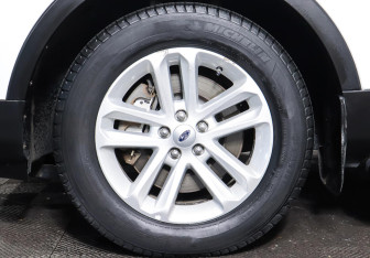 Подержанный автомобиль Ford Explorer 2015 года (8 фото)