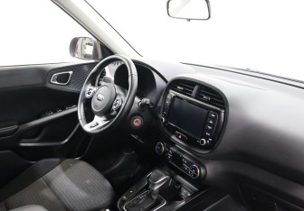 Подержанный автомобиль Kia Soul 2021 года (10 фото)