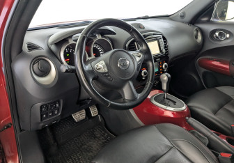 Подержанный автомобиль Nissan Juke 2013 года (17 фото)