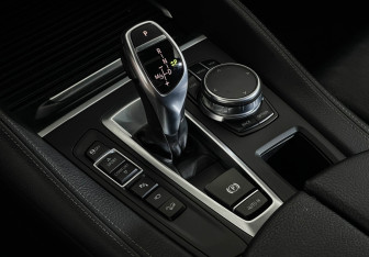 Подержанный автомобиль BMW X6 2017 года (19 фото)