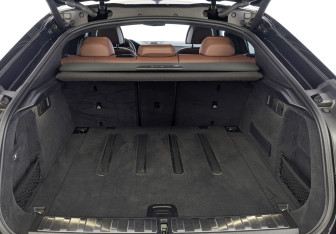 Подержанный автомобиль BMW X6 2020 года (10 фото)