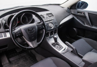 Подержанный автомобиль Mazda 3 Sedan 2011 года (9 фото)