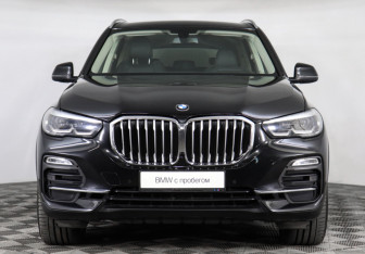 Подержанный автомобиль BMW X5 2020 года (3 фото)