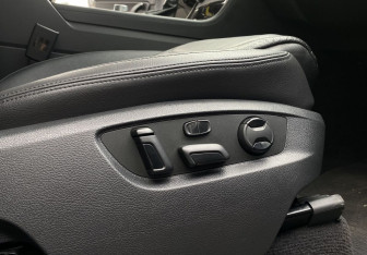 Подержанный автомобиль Volkswagen Touareg 2015 года (20 фото)