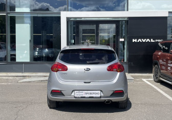 Подержанный автомобиль Kia Ceed Hatchback 2013 года (6 фото)
