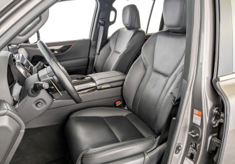 Подержанный автомобиль Lexus LX 2024 года (20 фото)