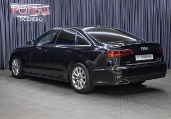 Подержанный автомобиль Audi A6 Sedan 2018 года (7 фото)