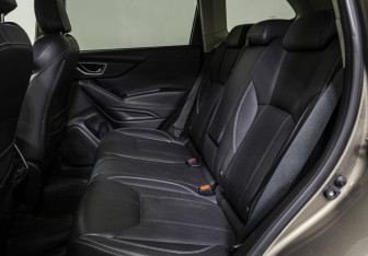 Подержанный автомобиль Subaru Forester Suv 2018 года (14 фото)