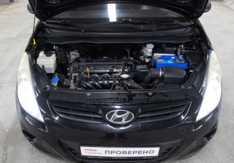Подержанный автомобиль Hyundai i20 2009 года (9 фото)