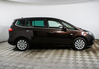 Подержанный автомобиль Opel Zafira Compactvan 2013 года (4 фото)