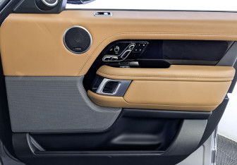 Подержанный автомобиль Land Rover Range Rover 2021 года (24 фото)