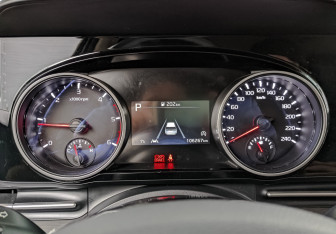 Подержанный автомобиль Kia Carnival 2021 года (13 фото)