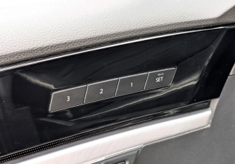 Подержанный автомобиль Volkswagen Touareg 2020 года (27 фото)