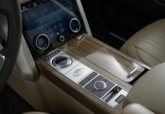 Подержанный автомобиль Land Rover Range Rover 2018 года (15 фото)