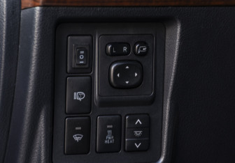 Подержанный автомобиль Toyota Land Cruiser Prado 2011 года (23 фото)