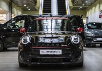 Подержанный автомобиль MINI Hatch 2019 года (5 фото)