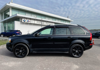 Подержанный автомобиль Volvo XC90 2011 года (8 фото)